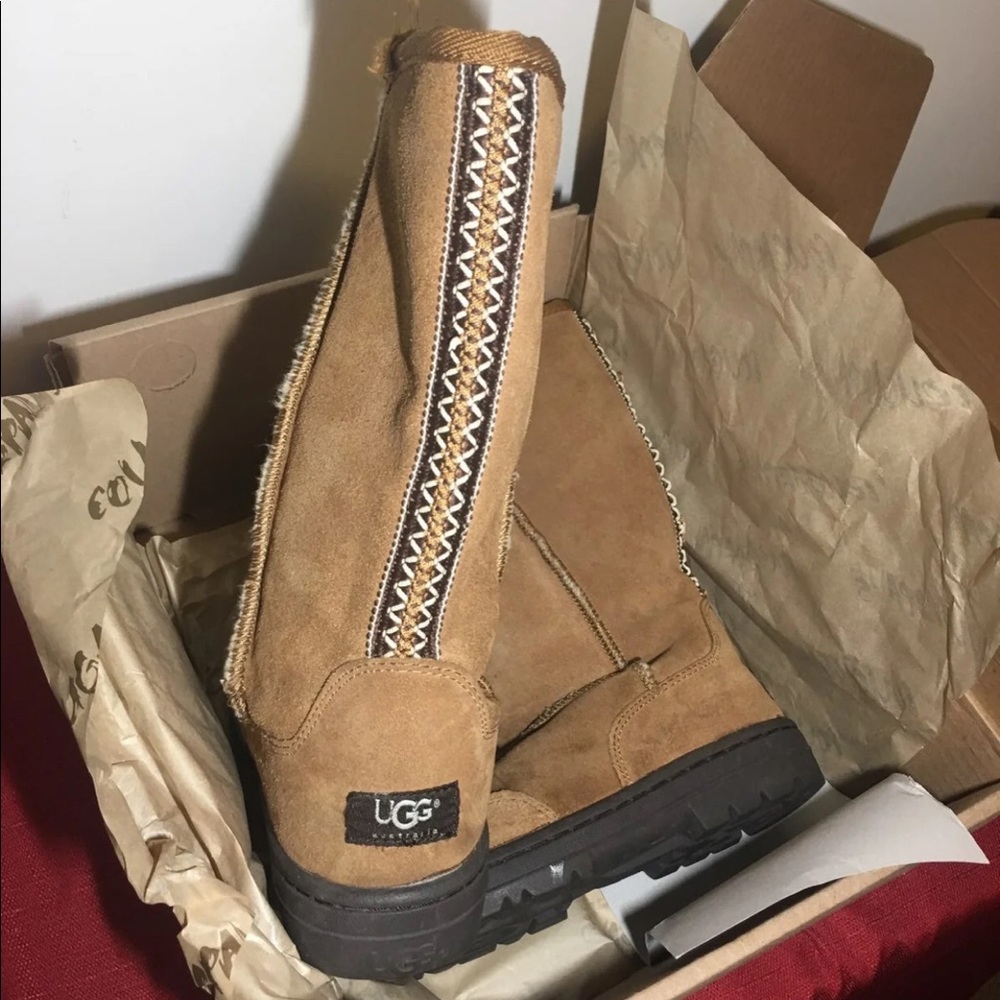 UGG BOOTS